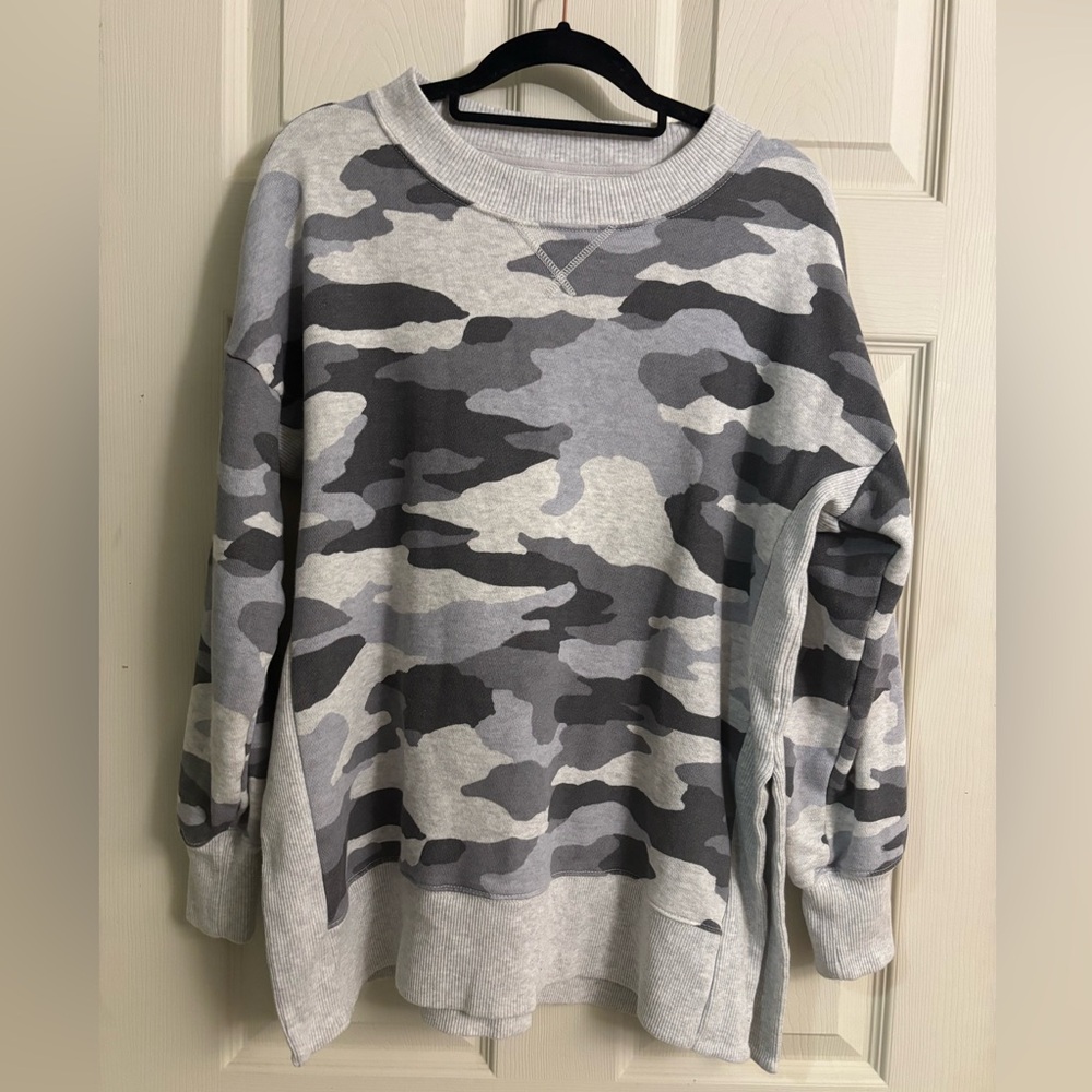 Aerie Gray Oversized Hometown Grey Desert Camo Women’s Pullover Sweatshirt